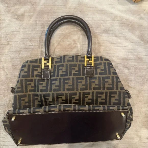 Fendi Zucca top handle. Great condition - Picture 3 of 13